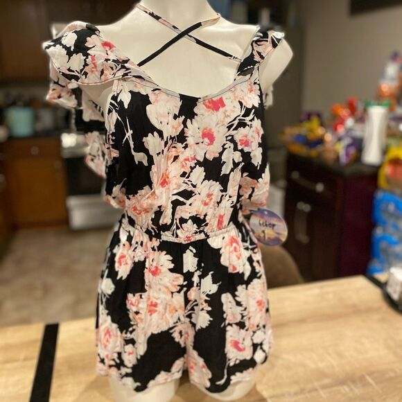 Dresses & Skirts - Woman’s romper 